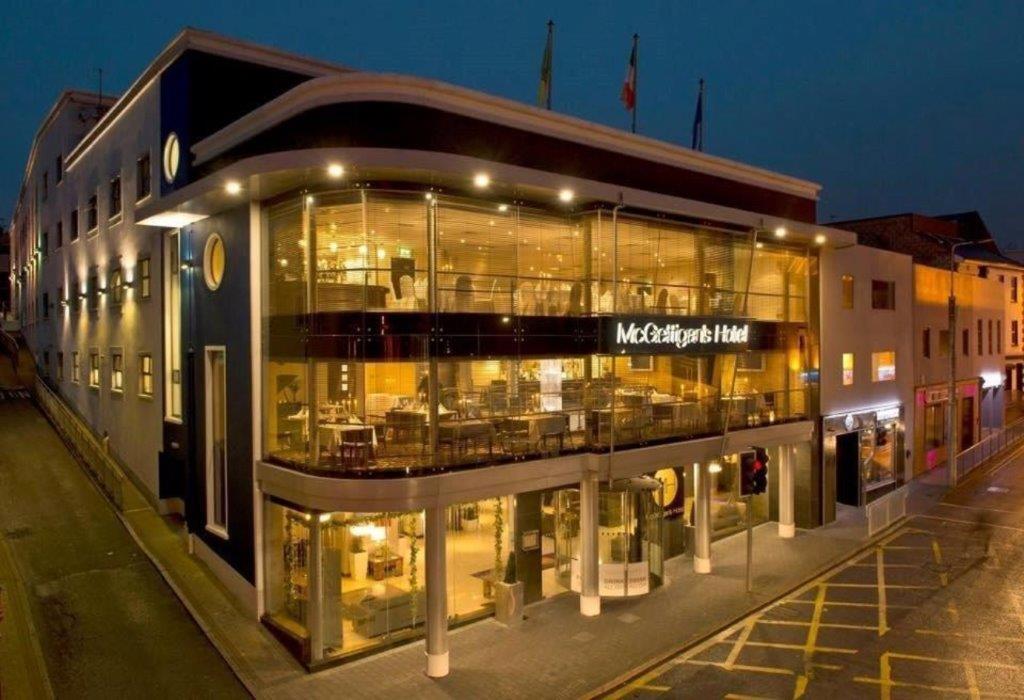 לטרקני Mcgettigans Hotel מראה חיצוני תמונה
